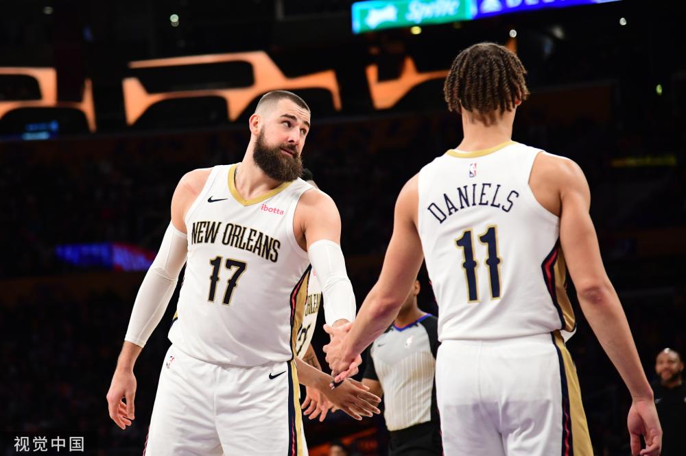 肩而行的画 肩而行的画