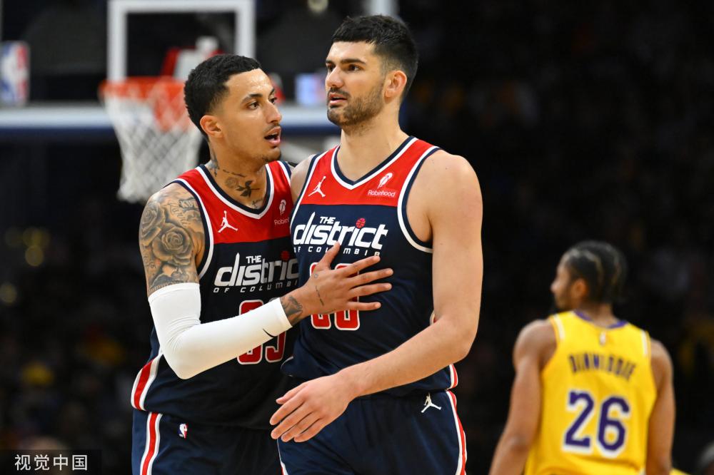 在面对雷霆 在面对雷霆